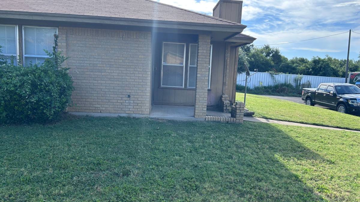 House for rent at 501 Guerin, Arlington, TX 76012