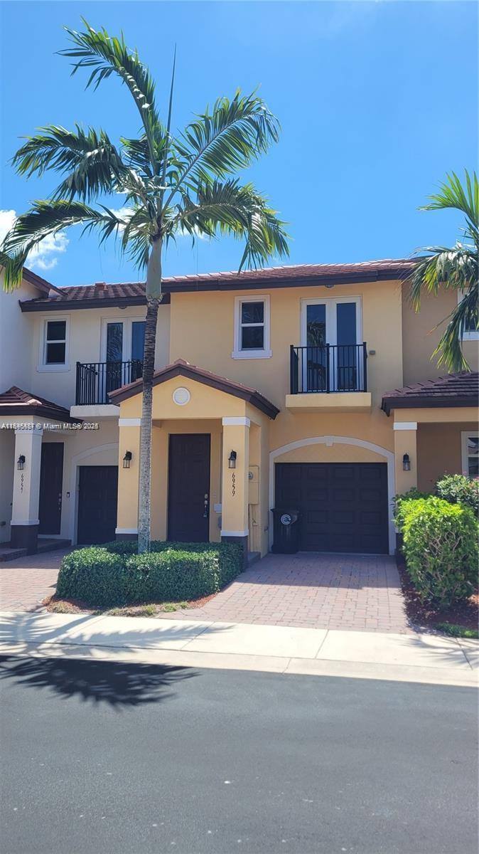 Townhouse for rent at 6959 Long Pine Circle, Pompano Beach, FL 33073