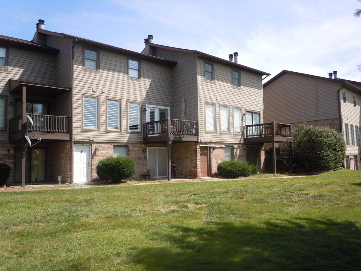 Condo for rent at 133 Sandridge Dr, Collinsville, IL 62234