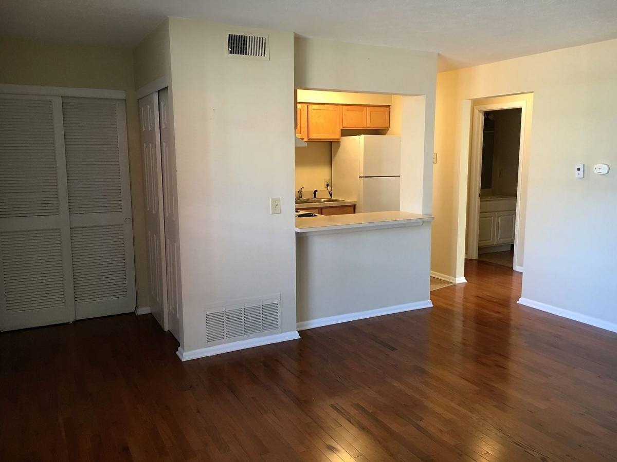 Apartment for rent at 4086 Karl Rd, Columbus, OH 43224