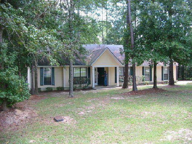 House for rent at 2301 Gornto Rd, Valdosta, GA 31602