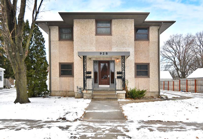 Apartment for rent at 928 2nd Ave NW #4, Faribault, MN 55021