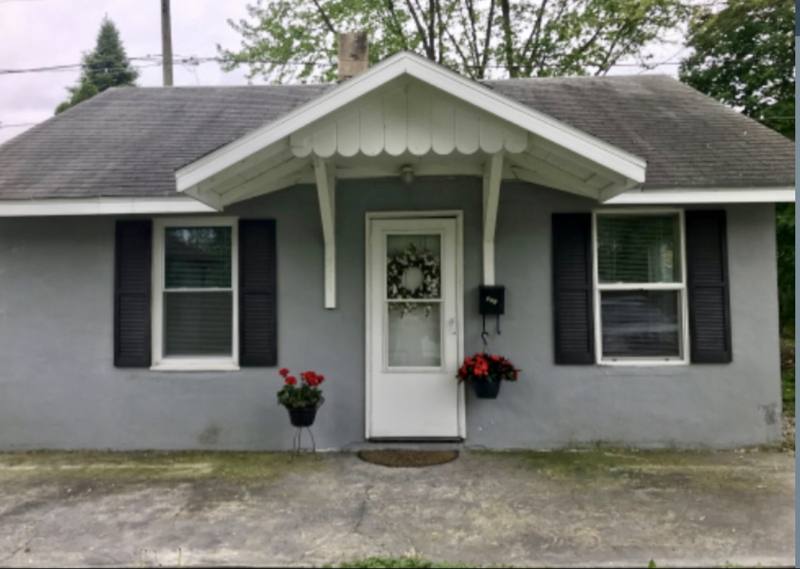 House for rent at 321 SW Circle Dr, Joliet, IL 60433
