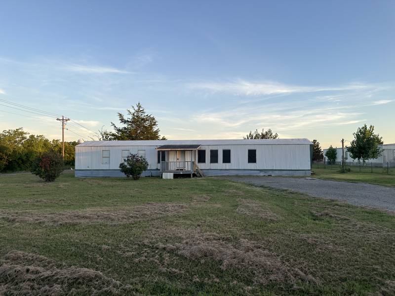 House for rent at 8749 County Rd #3602, Quinlan, TX 75474