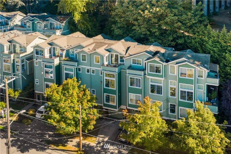 Townhouse for rent at 1802 Franklin Ave E, Seattle, WA 98102