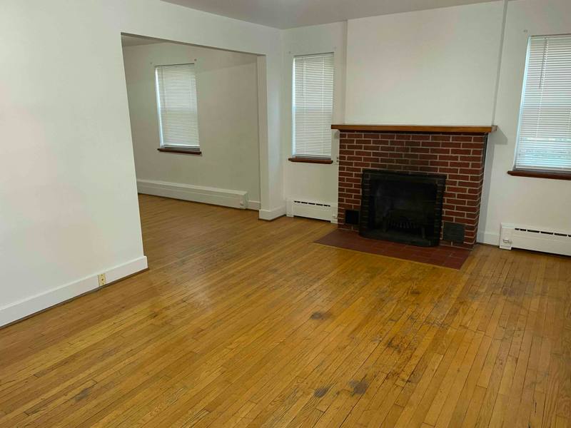 10 N Court #A, Luray, VA 22835