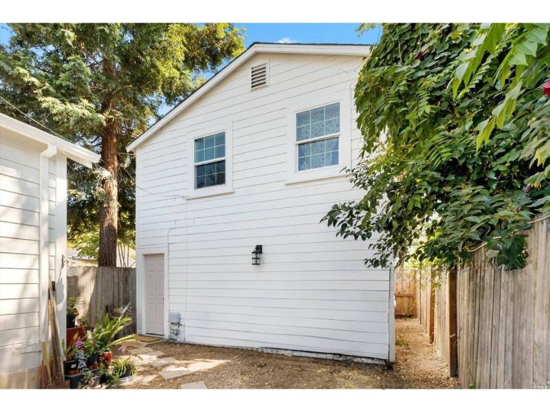 Apartment for rent at 138 Lincoln St #C, Santa Rosa, CA 95401