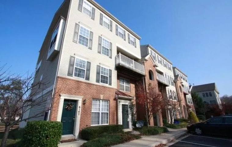 Apartment for rent at 6147 Stonehenge Place, Rockville, MD 20852
