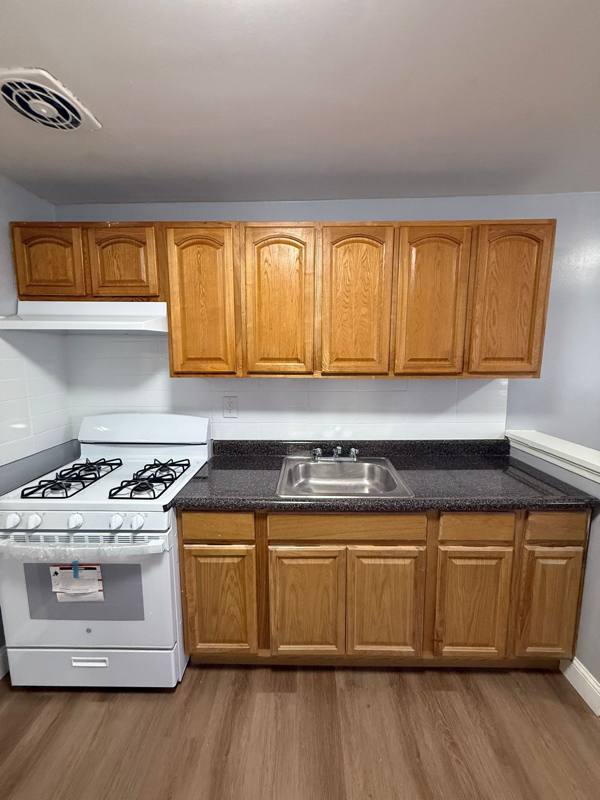 Apartment for rent at 5 Rhode Island Ave, East Orange, NJ 07018