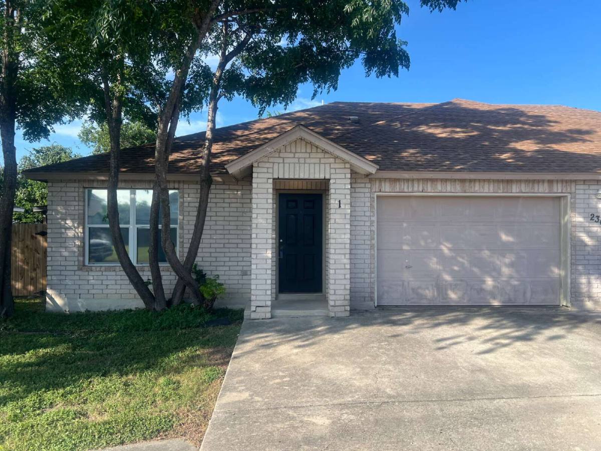 Townhouse for rent at 236 Alves Lane #1, New Braunfels, TX 78130