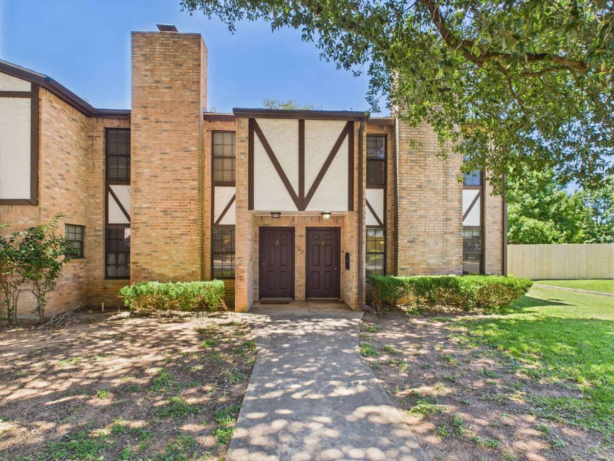 Apartment for rent at 107 Frederick Rd #4, Fredericksburg, TX 78624