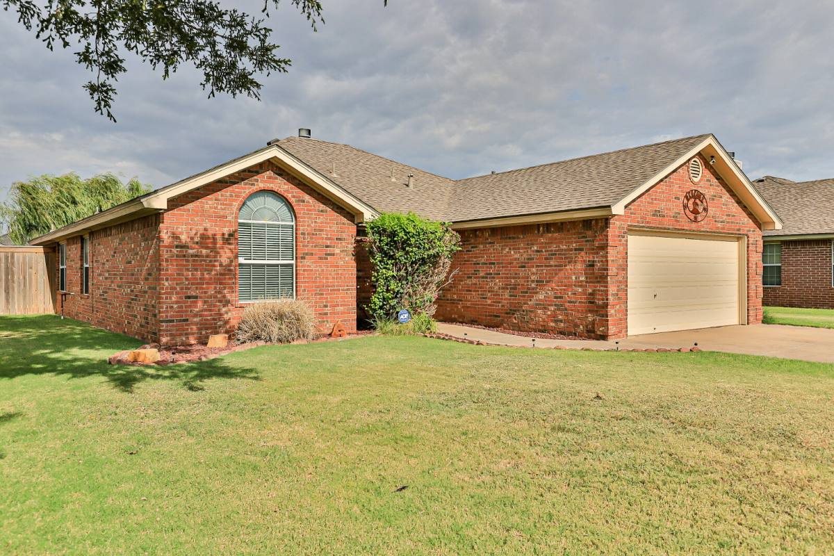House for rent at 9706 Ave W, Lubbock, TX 79423
