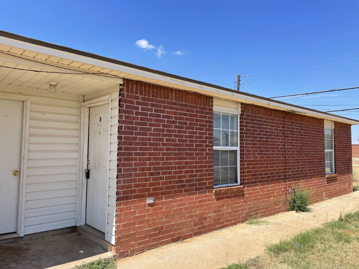Townhouse for rent at 1512 82nd St #B, Lubbock, TX 79423