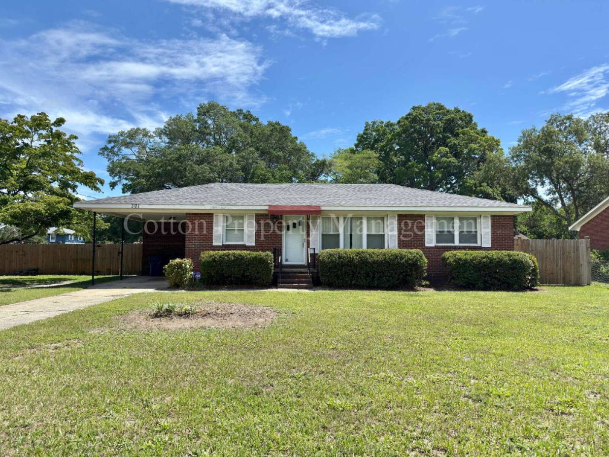 House for rent at 301 Toulon Dr, Wilmington, NC 28405