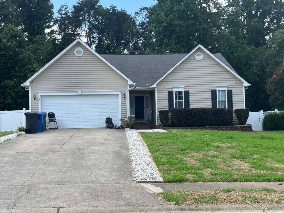 House for rent at 1005 Woodland Pointe Dr, Kernersville, NC 27284