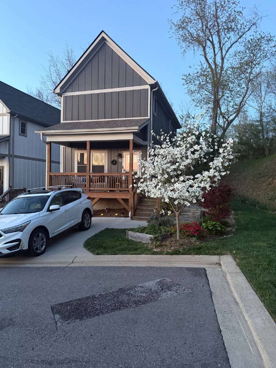 House for rent at 72 Wheeler Rd, Weaverville, NC 28787