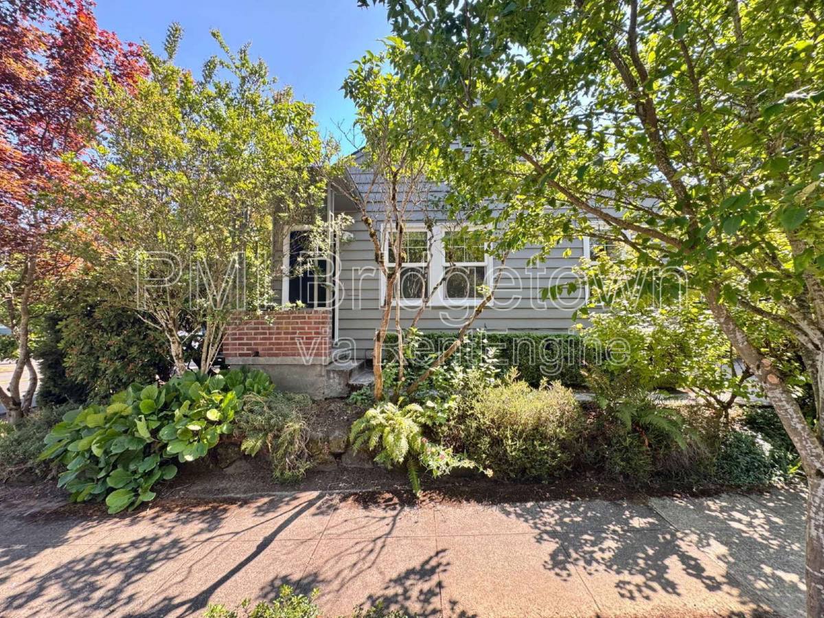 House for rent at 7903 SE 17th Ave, Portland, OR 97202