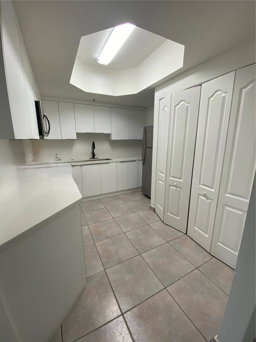Apartment for rent at 17455 NW 75th Place, Hialeah, FL 33015