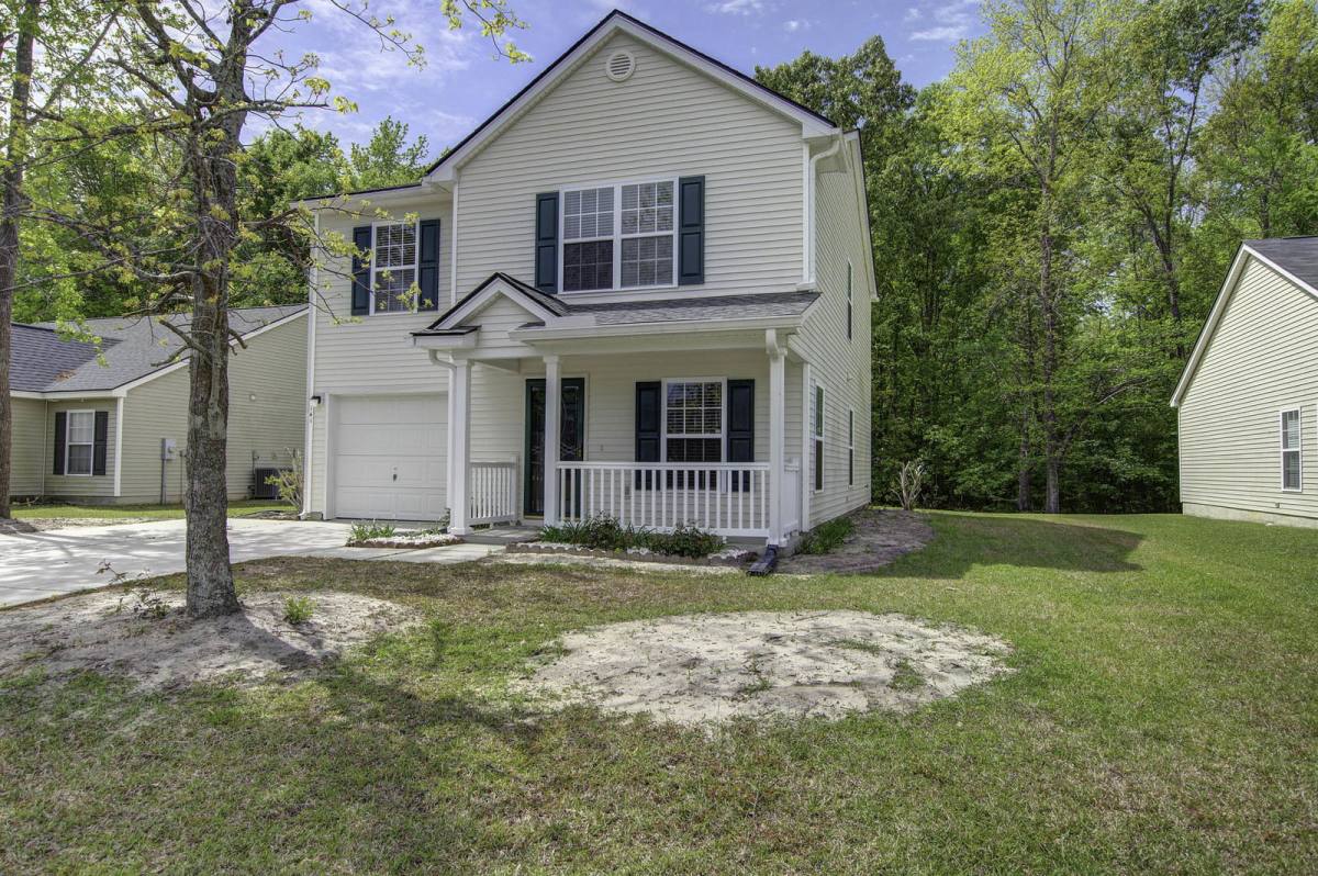 House for rent at 141 Old Tree Rd, Goose Creek, SC 29445