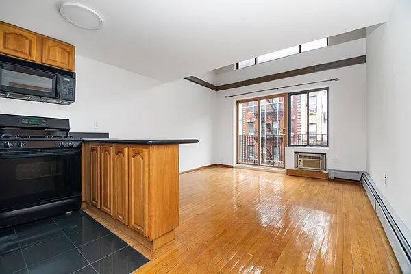 Apartment for rent at 212 E 10th St #3B, New York, NY 10003