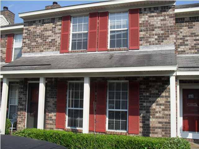 205 Sandlewood Dr, Summerville, SC 29483
