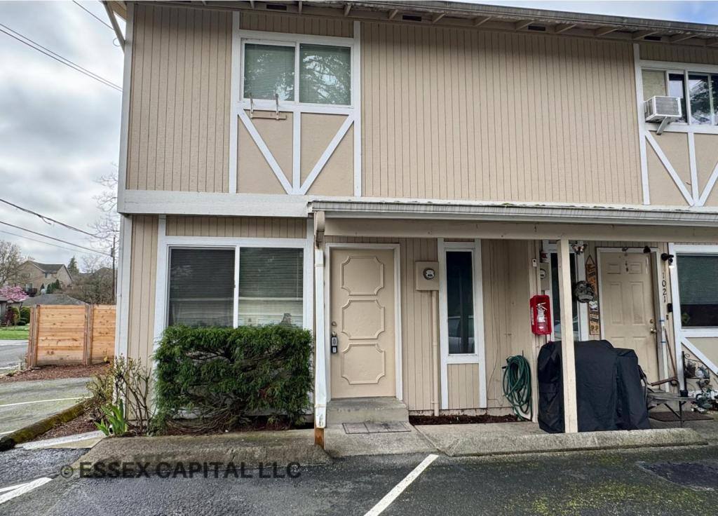 Townhouse for rent at 1021 12th St, Washougal, WA 98671