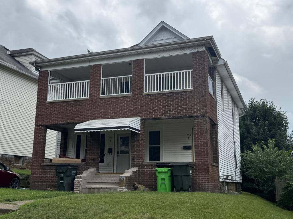 House for rent at 703 Locust St, Coshocton, OH 43812