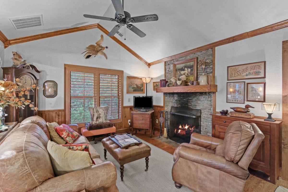 House for rent at 5274 US-Highway 221 S #5274 221S, Blowing Rock, NC 28605