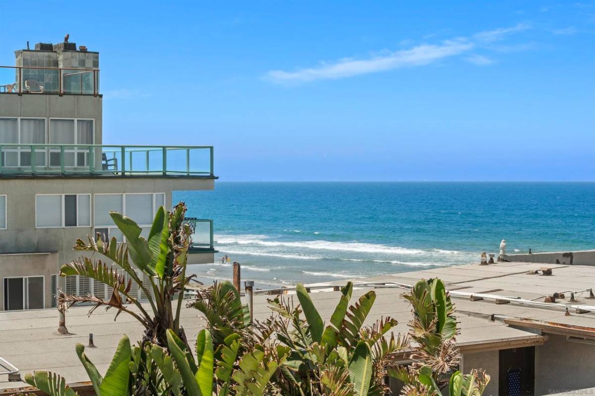 Townhouse for rent at 1100 Seacoast Dr, Imperial Beach, CA 91932