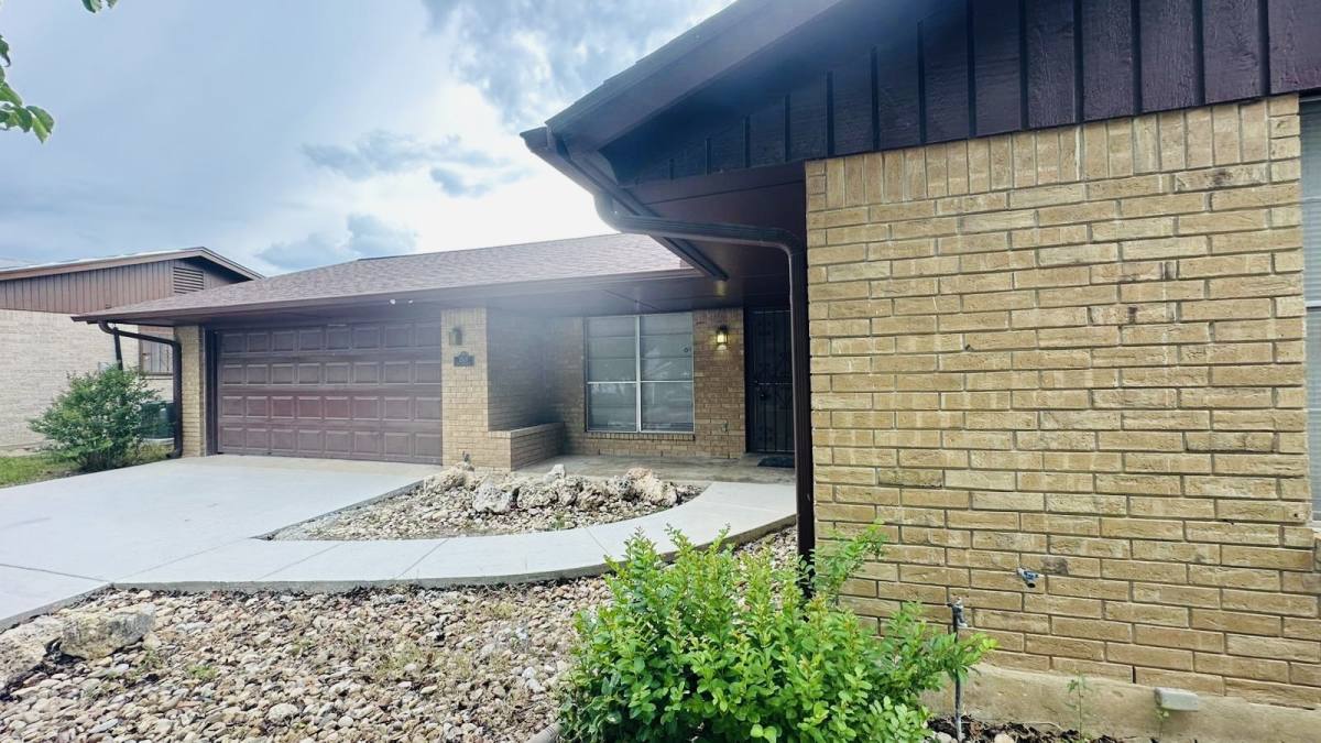 House for rent at 3507 Willowwood Blvd, San Antonio, TX 78219