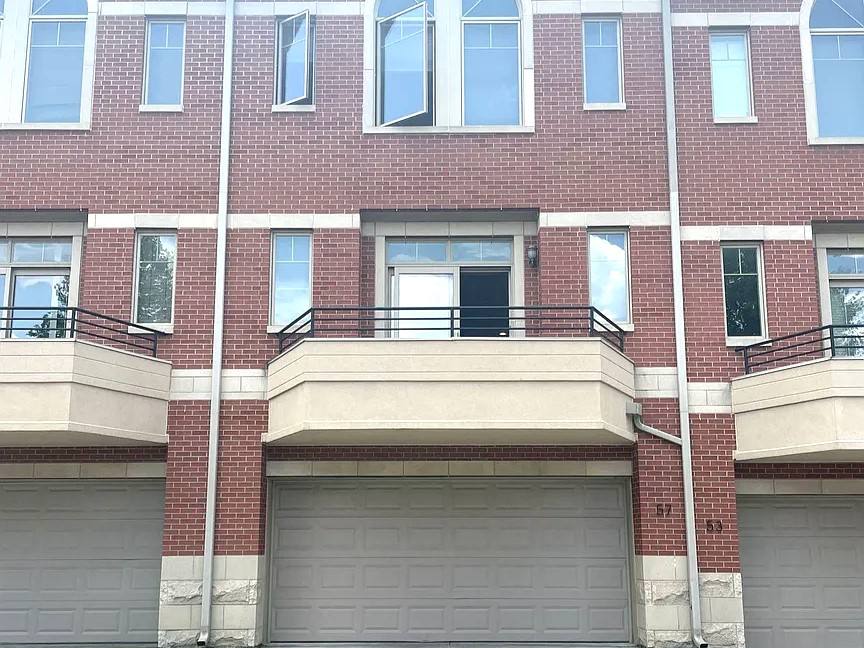 Townhouse for rent at 57 Northfield Terrace, Wheeling, IL 60090