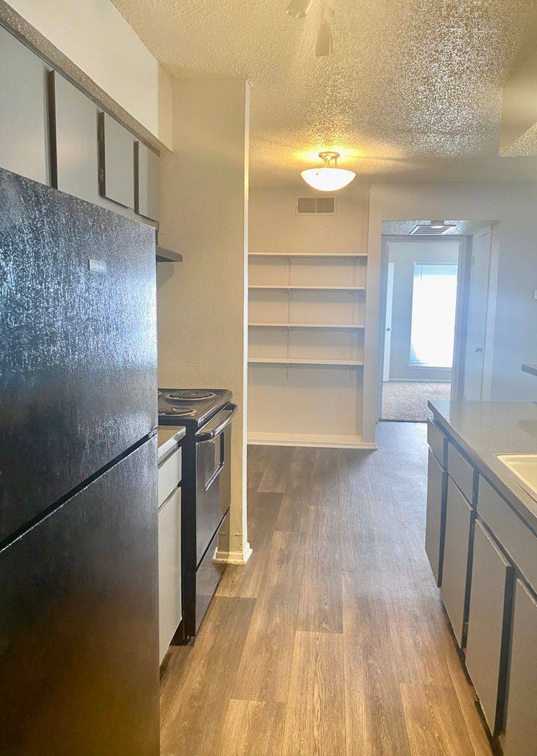 Apartment for rent at 600 W Avalon Ave, Longview, TX 75602