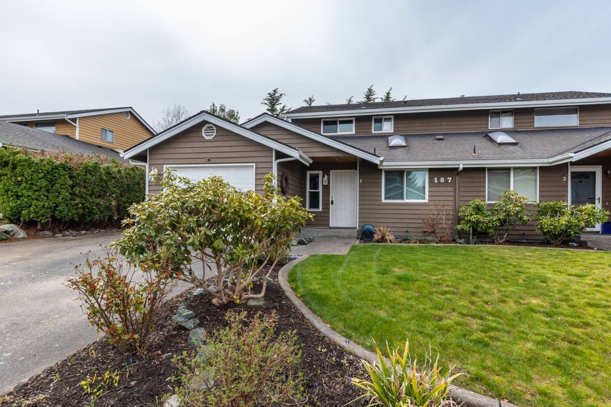 Townhouse for rent at 187 NE Nunan Lp, Oak Harbor, WA 98277