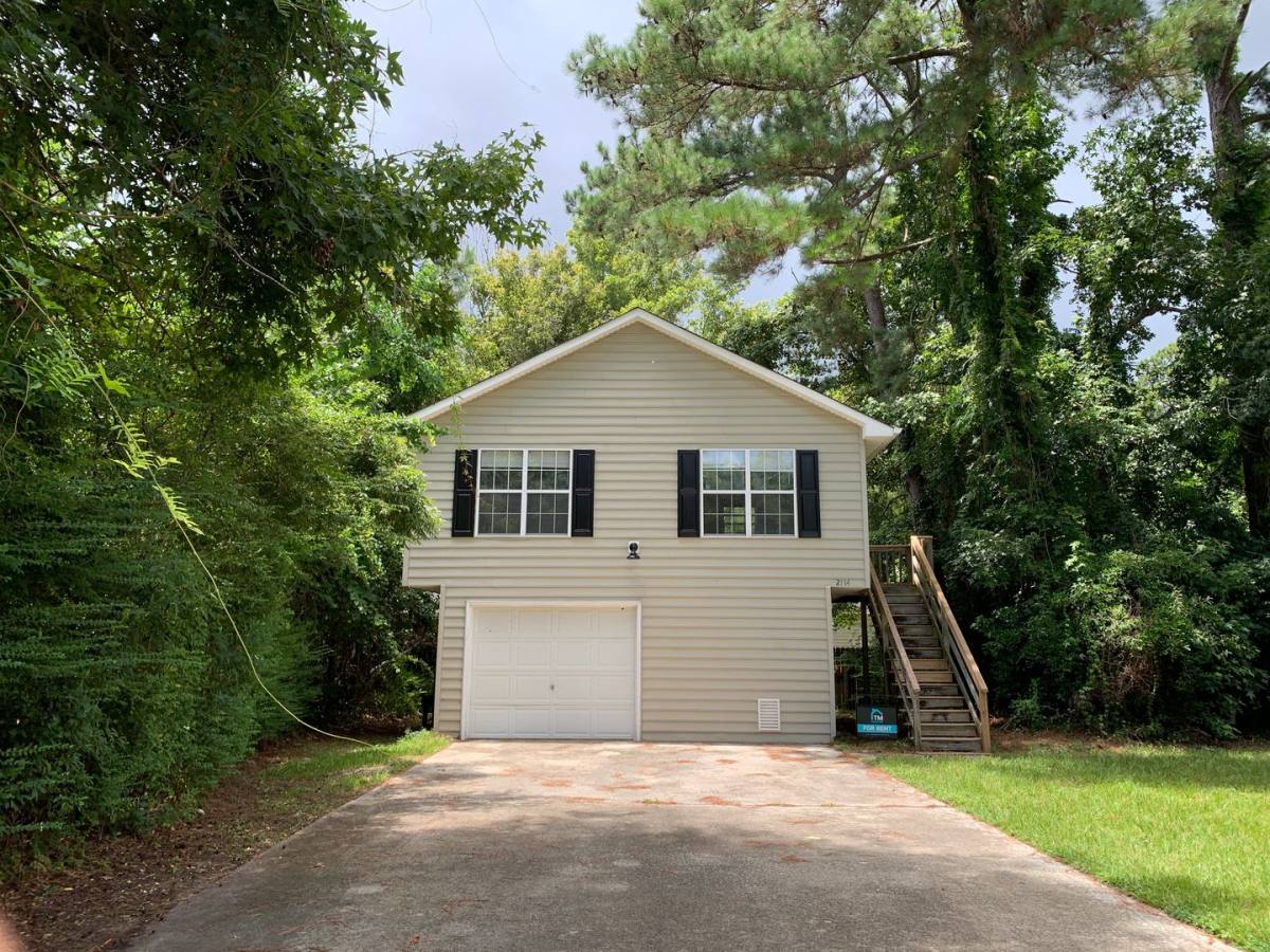 Apartment for rent at 2114 Wisteria Dr, Wilmington, NC 28401