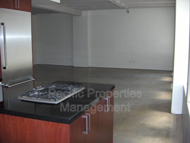 Apartment for rent at 411 W 5th St #970, Los Angeles, CA 90013