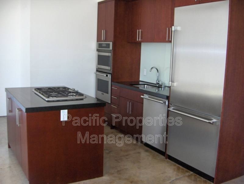 Apartment for rent at 411 W 5th St #970, Los Angeles, CA 90013