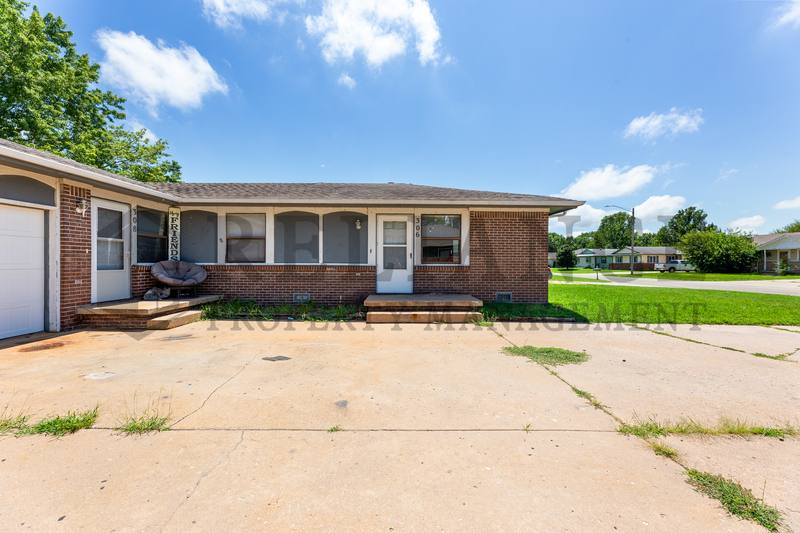 Apartment for rent at 306 Twin Pines, Haysville, KS 67060