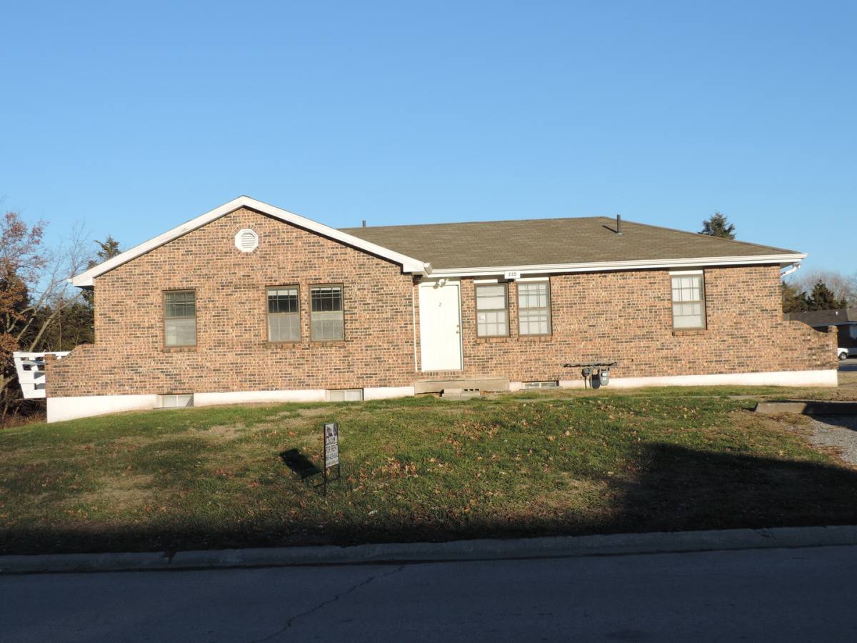 Apartment for rent at 235 SE 121 Rd, Warrensburg, MO 64093