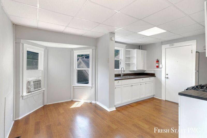 Apartment for rent at 613 Davis St #D, Kalamazoo, MI 49007