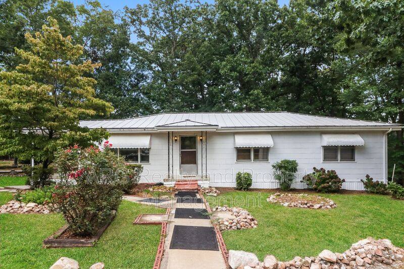 House for rent at 6822 Wallis Dr, Lithia Springs, GA 30122