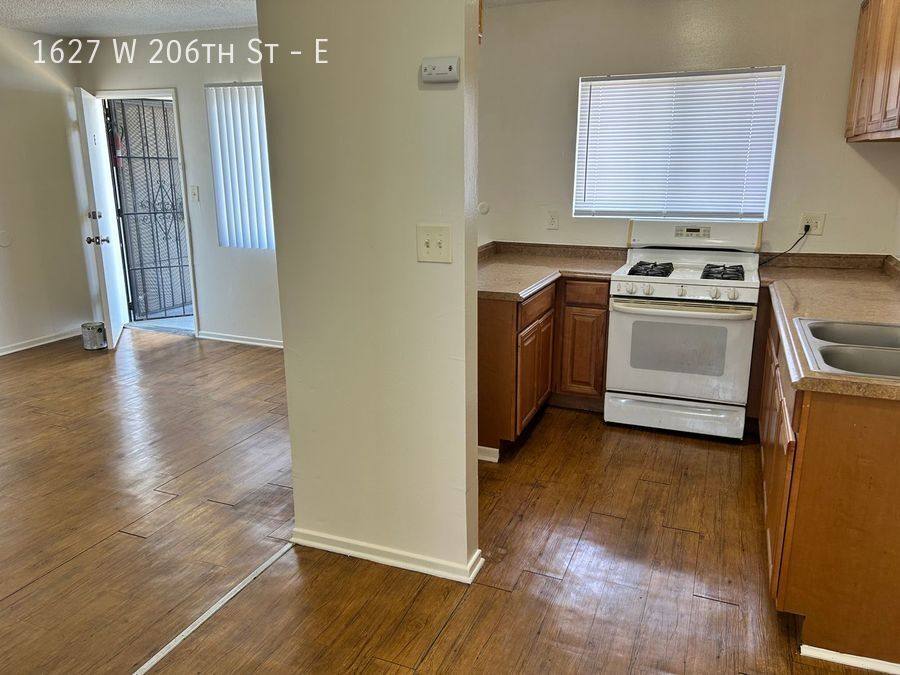 Apartment for rent at 1627 W 206th St E, Torrance, CA 90501