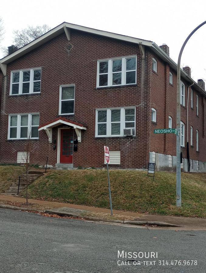 Apartment for rent at 3664 Neosho - 1st W, Saint Louis, MO 63116