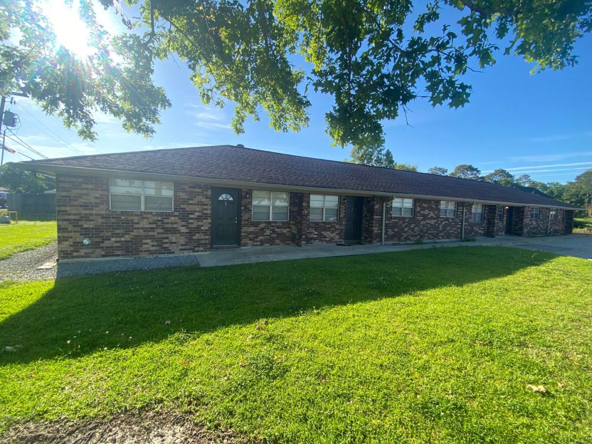 Apartment for rent at 5277 Choctaw Rd, Brusly, LA 70719