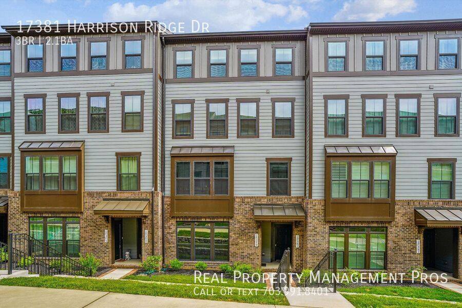 Townhouse for rent at 17381 Harrison Ridge Dr, Dumfries, VA 22026