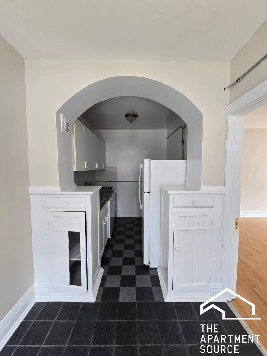Apartment for rent at 1333 W Birchwood Ave, Chicago, IL 60626