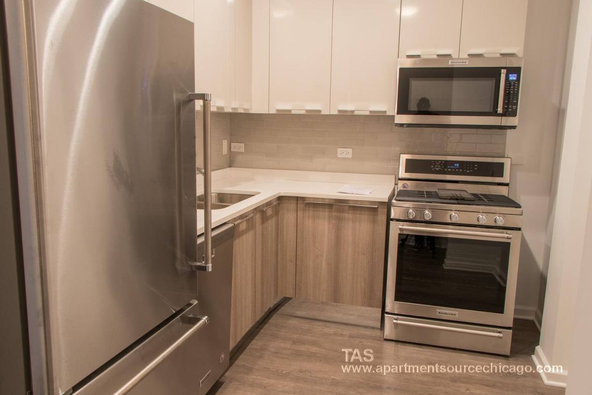 Condo for rent at 932 W Dakin St #404, Chicago, IL 60613