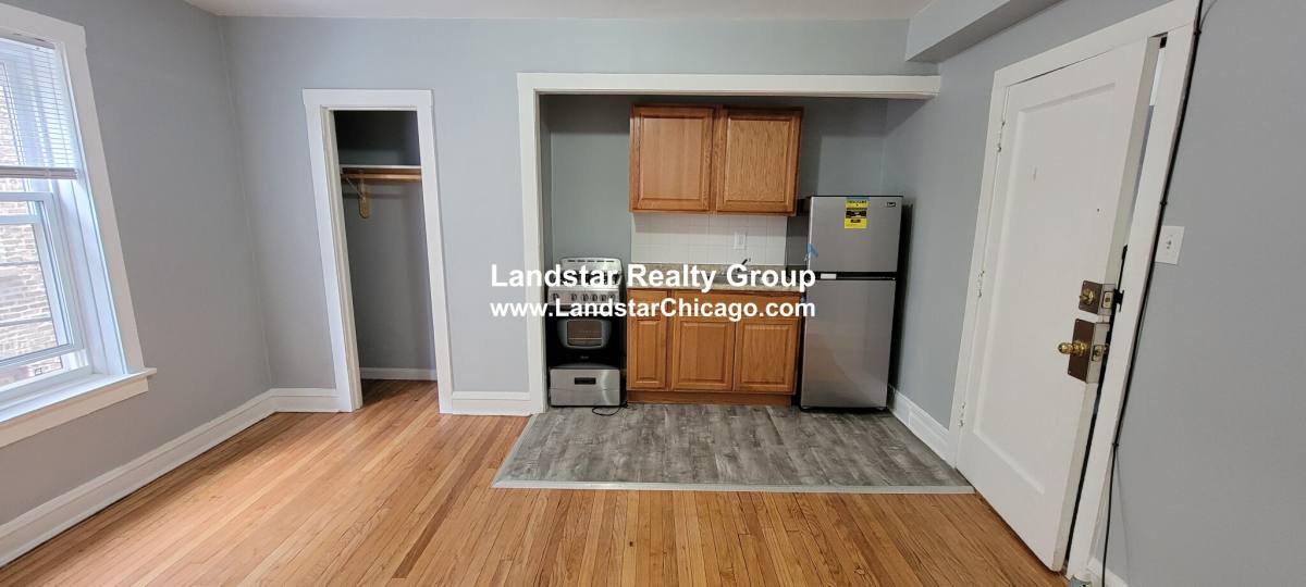 Apartment for rent at 4604 N Beacon #2C, Chicago, IL 60640