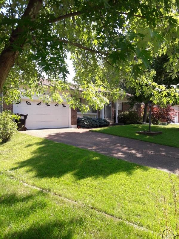 House for rent at 9663 Yorkshire Estates Dr, Saint Louis, MO 63126