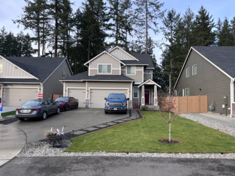 House for rent at 901 161st St Court E, Puyallup, WA 98373