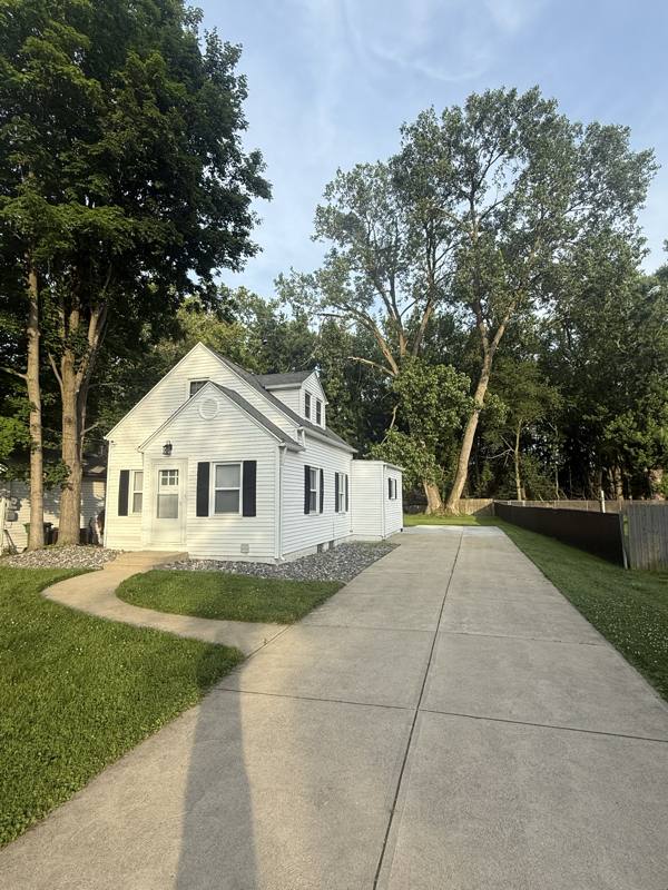 House for rent at 36370 S Riverview Dr, Eastlake, OH 44095